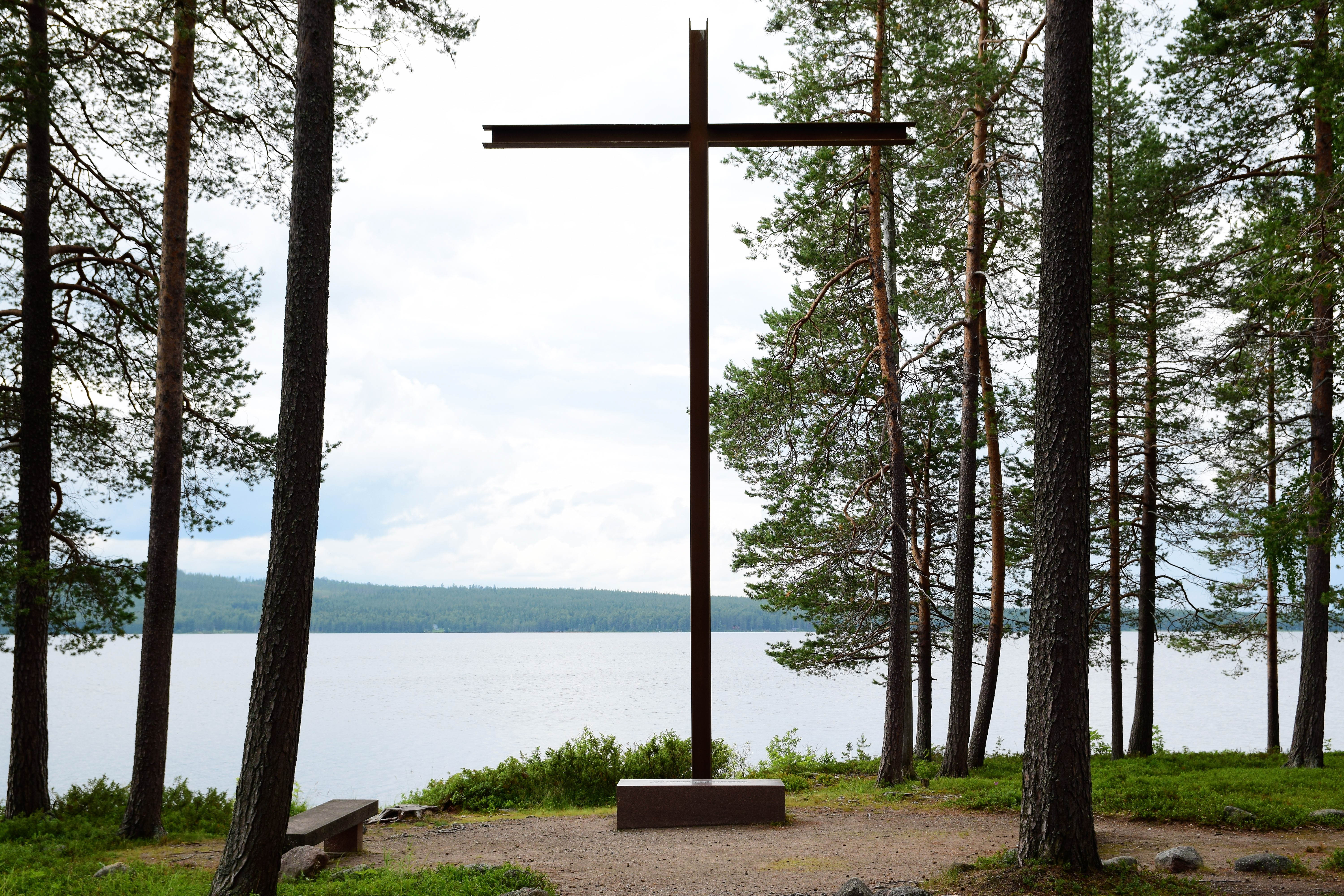 Saksalaisten sotilaiden hautausmaa.