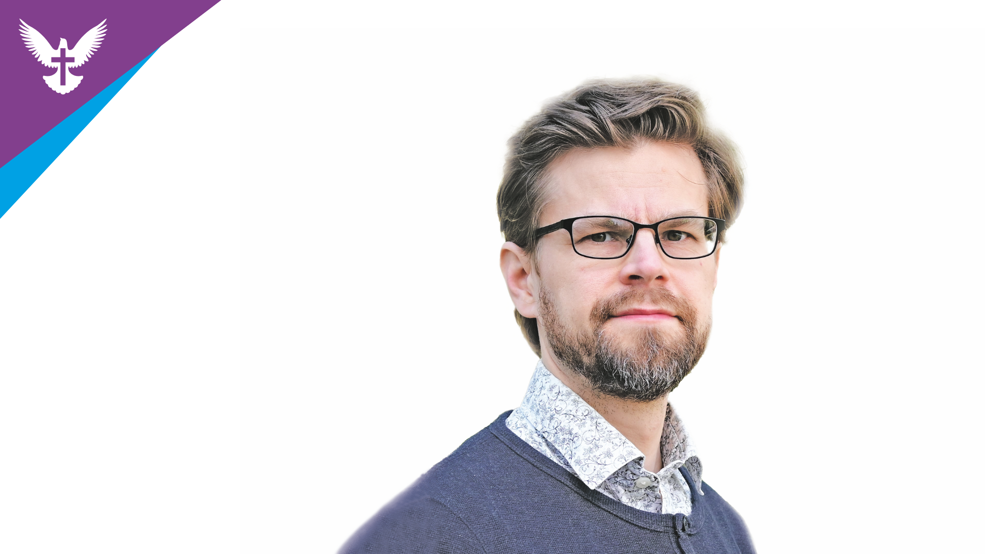 Joona Saraste, valkoinen tausta.