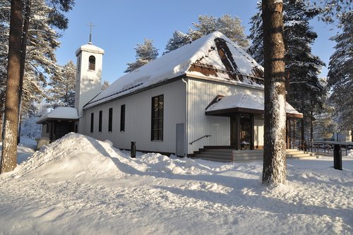 Viirinkankaan siunauskappeli ulkoa kuvattuna.