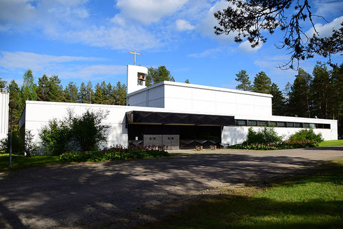 Muurolan kappeli ja seurakuntasali kuvattuna ulkoapäin.