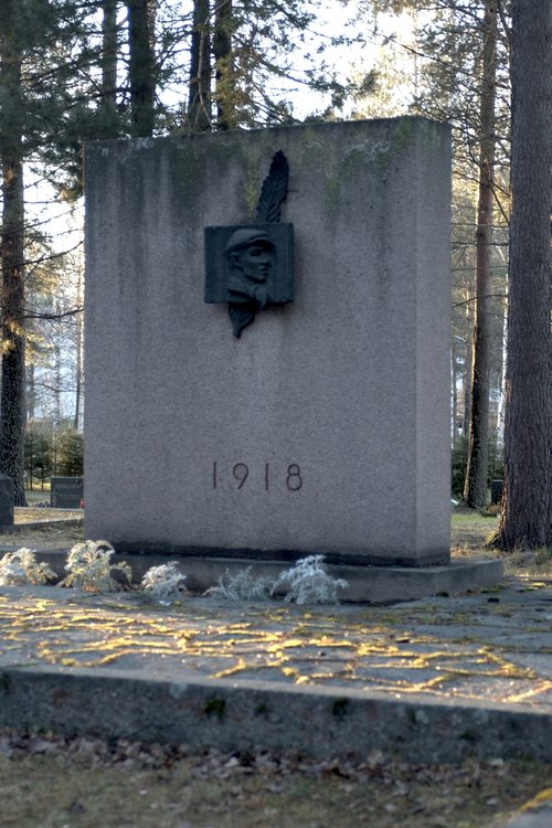 Avaa kuva isommaksi 21. vakaumuksensa puolesta 1918 kuolleiden muistomerkki_M.
