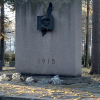 Avaa kuva isommaksi 7. Vakaumuksensa puolesta kuolleiden muistomerkki. III hautausmaa.