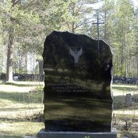 8. Rovaniemen maalaiskunnan kunnalliskodin asukkaiden muistomerkki.
