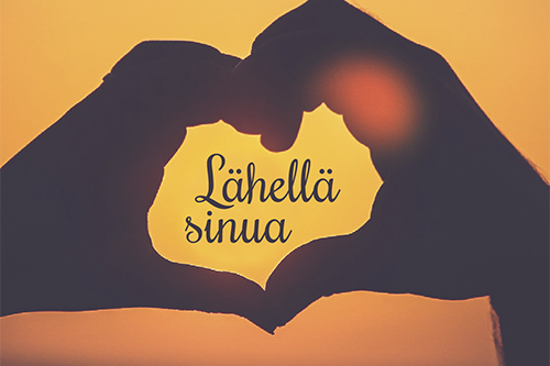 Rovaniemen seurakunta on kähellä sinua. Kuvassa kaksi kättä tekee sydämen muotoisen kuvion.