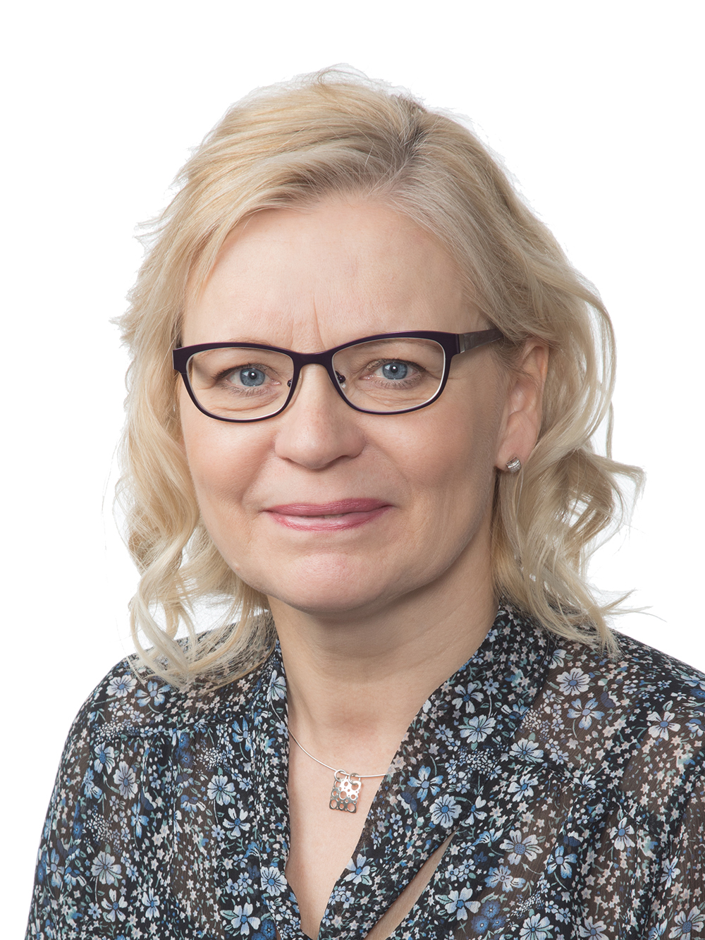 Avaa kuva isommaksi Alaoja Päivi (Kirkko kuuluu kaikille).jpg