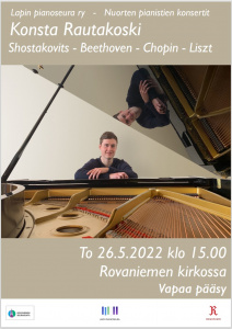 Kuvassa pianisti konsta rautakoski flyygelin ääressä