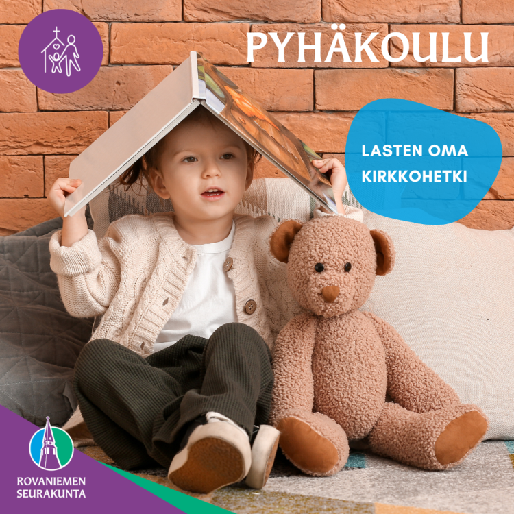Pyhäkoulu Lapsi istuu nallen vieressä ja leikkisästi pitää avointa kirjaa päänsä päällä.